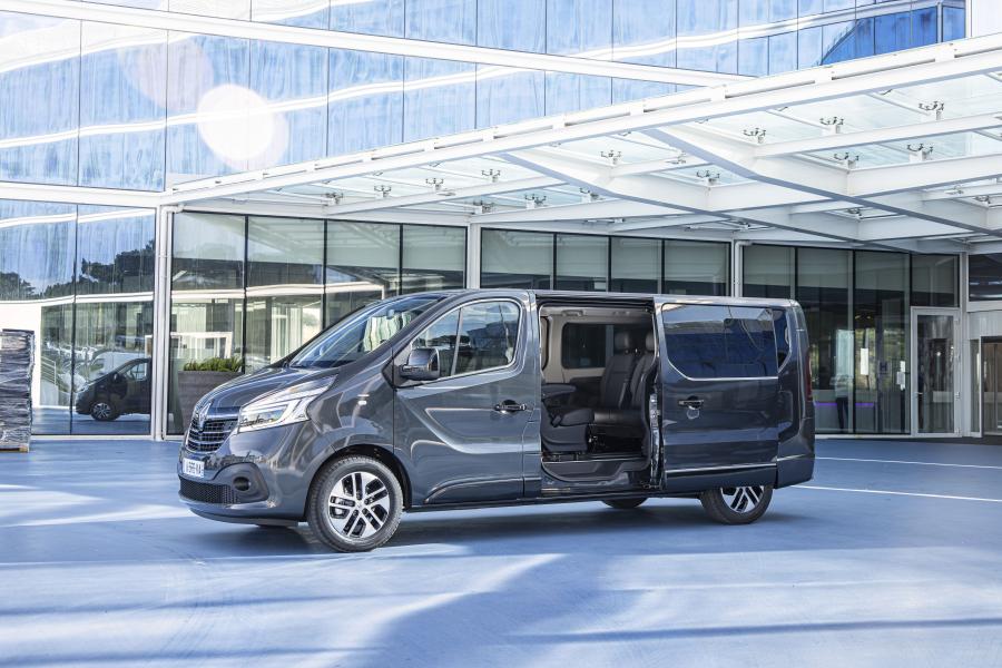  Renault Trafic SpaceClass LWB (X82) 2019 года  (фото 10 из 16)